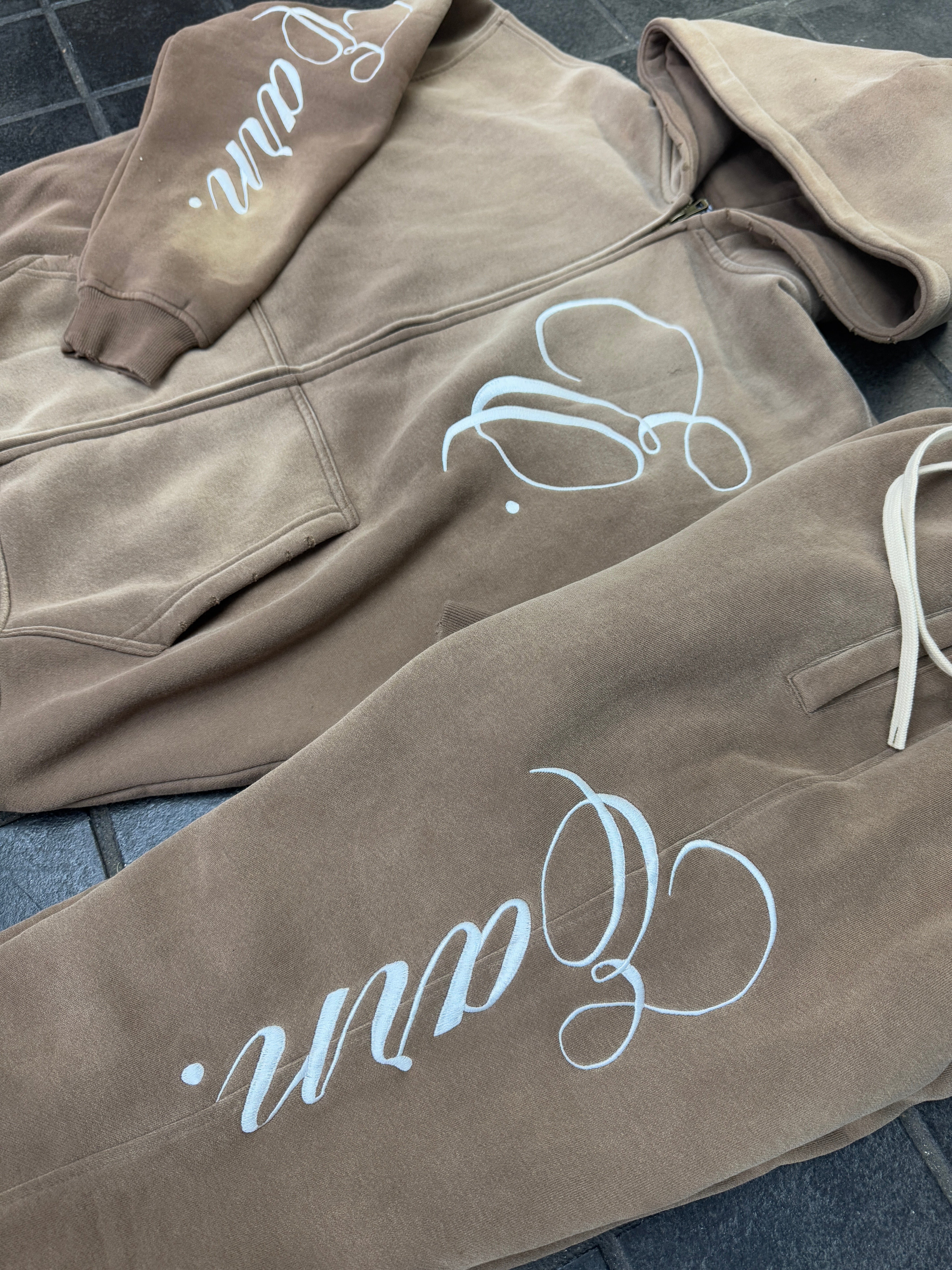 Earn Stick to the Script Suit (Brown)